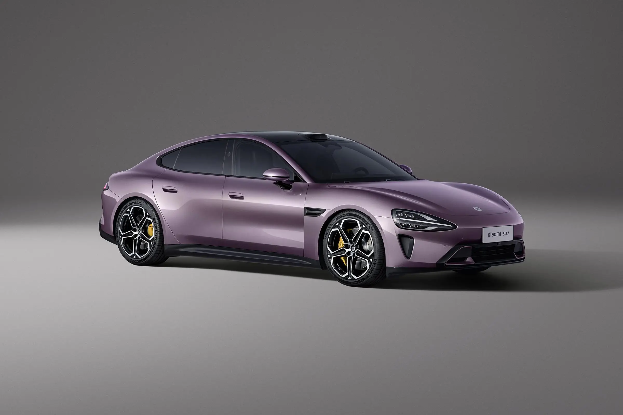 小米SU7与极越07均为C级电轿，买车该选谁？