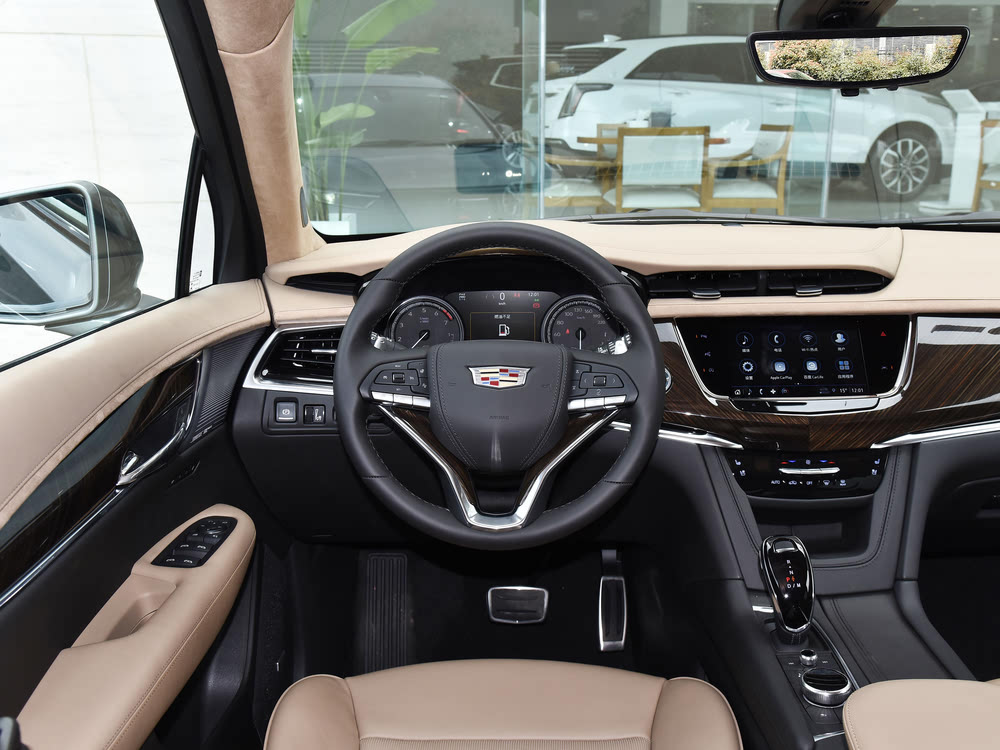 凯迪拉克探索者_凯迪拉克新款内饰_探索凯迪拉克的内饰配置与个性化选择